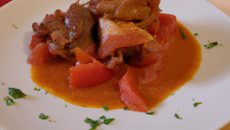 Joues de porc à la tomate