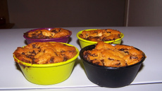 Muffins aux pépites de chocolat savoureux et dorés