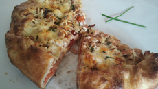 Tourte aux tomates cerises, thon et ciboulette