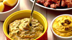 Lomos dips mustard