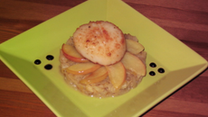 Noix de St Jacques sur émincé d'endives et éventail de pommes