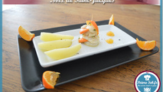 Noix de Saint-Jacques, ail et ciboulette, marinées au jus de clémentine