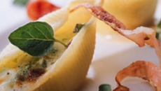 Coquillettes farcies au jambon de Parme et gruyère AOC