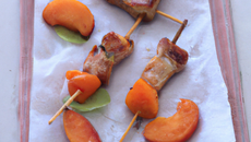 Brochette de porc aux abricots