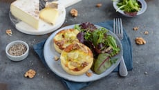 Tartelettes aux poireaux, Saint-Nectaire laitier et noix