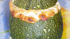 Courgettes farcies à la ricotta et aux herbes maison