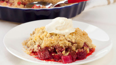 Crumble fraise et rhubarbe