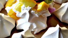 Meringues aux fruits exotiques
