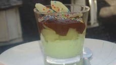 Verrine poire-chocolat-pistache
