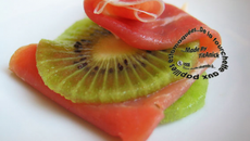 Bouchées de jambon cru et kiwi