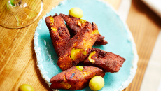 Panisses aux olives vertes d’Espagne et romarin