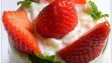 Riz au lait à la vanille et  compote de fraises