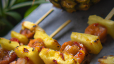 Brochettes de crevettes au chorizo et ananas