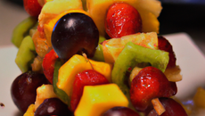 Brochettes de fruits exotiques rapides