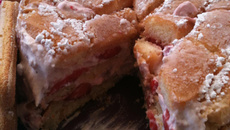 Charlotte aux fraises de grand-mère