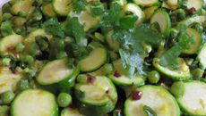 Courgettes aux petits pois et à la coriande
