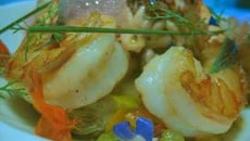 Gambas et artichauts bouillon solide