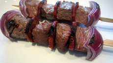 Brochette de bœuf toute rouge