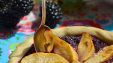 Tartelettes à la mûre & aux nectarines