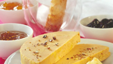 Le Foie Gras aux 3 compotées et mouillettes toastées