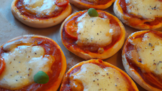 Mini Pizzas Margherita Kiri