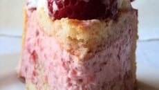 Charlotte à la pulpe de fraises