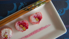 Sushi sucré framboise et pâte d'amande