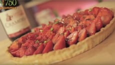 Tarte aux fraises et caramel de vin rouge