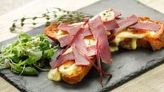 Bruschetta de Reblochon de Savoie