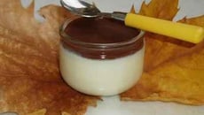 Panna cotta au chocolat blanc et sauce au chocolat noir