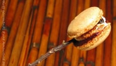 Macaron 'Feu de camp'