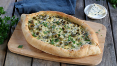 Pide pizza à la Fourme d'Ambert
