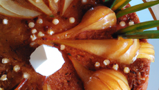 Gâteau aux poires caramélisées et aux flocons d'avoines