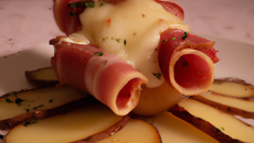 Pomme de terre au jambon et fromage