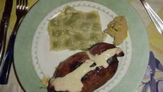 Magret de canard sauce au foie gras et ses ravioles de royans