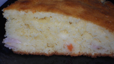 Gâteau moelleux au yaourt et fruits