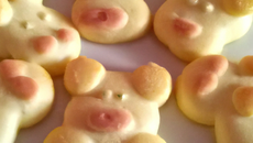 Biscuits décorés en forme de moufles