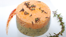 Caviar de courgette à la grecque sur gâteau de courgette parfum cumin cannelle