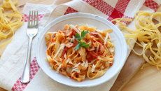 Tagliatelles fraîches maison à la sauce tomate