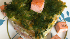 Pavés de saumon en habit de chou vert