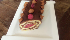 Ma bûche hérisson choco et cœur de meringue à la framboise