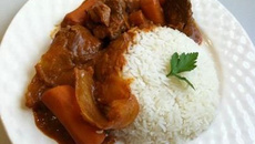 Mafé de poulet à la sauce d'arachide