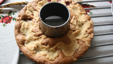 Gâteau aux prunes crumblées