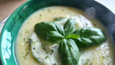 Velouté de courgettes au Basilic