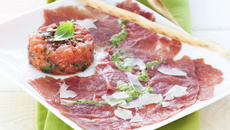 Carpaccio d'agneau au basilic et citron vert