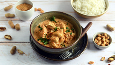 Poulet mijoté au beurre de cacahuètes