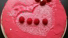 Dessert de Noël au biscuit rose, lemon curd et mousse de framboise