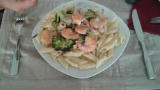 Penne au broccoli, crevette et calamars