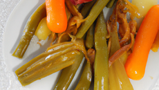 Petits légumes de saison confits