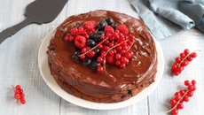 Gâteau au chocolat, mascarpone et fruits rouges